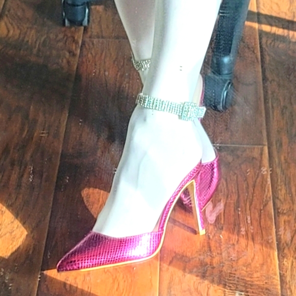 NIB Rhinestone Snakeskin Pointed Toe Heels NY&CO - Picture 4 of 15